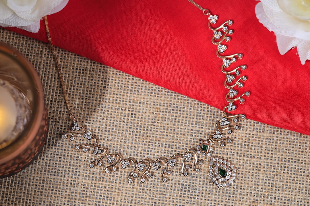 Sparkle and Shine: The Moissanite Chain Trend